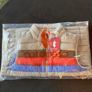 Women’s XL Cotopaxi Pebble Striped Puffer Vest